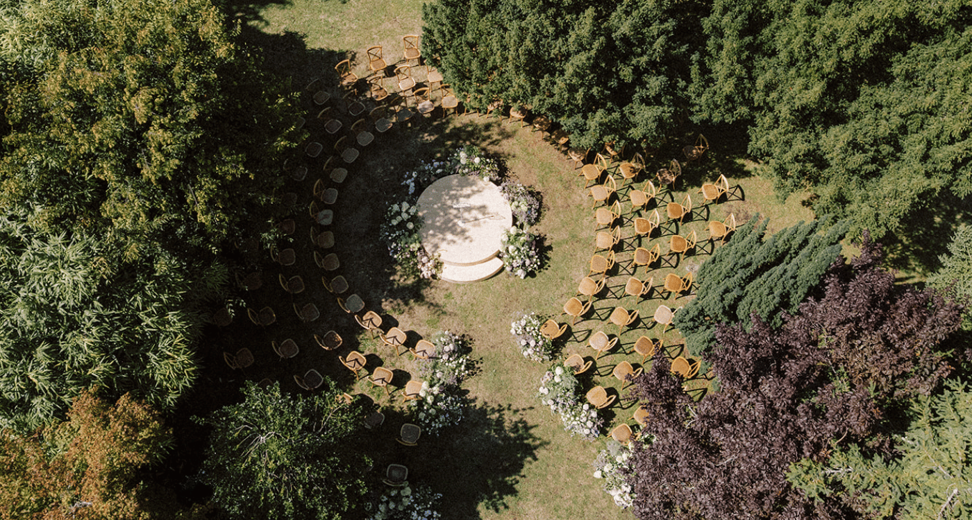 mariage, mariage sur annecy, mariage chic, mariage tendance, mariage sur-mesure, mariage haut de gamme, mariage au bord du lac, lac d annecy, annecy, mariage dans un chateau, mariage dans un palace, Jeanne Pons, Atelier Jeanne Pons, Sophie Ughetto, coeur d’artichaut, envies d’exceptions, dds events wedding planter, Prune wedding, hedhera, shades waves, Julie Malherbe, Leonie leplaideur, despinoy wedding, Annecy wedding  Annecy, château de Duingt, Chateau de Menthon, Palace de Menthon, Palace d’Annecy, l’impérial Palace, abbaye de Talloires, Le Galinier, Domaine de Patras, Manali Lodge,