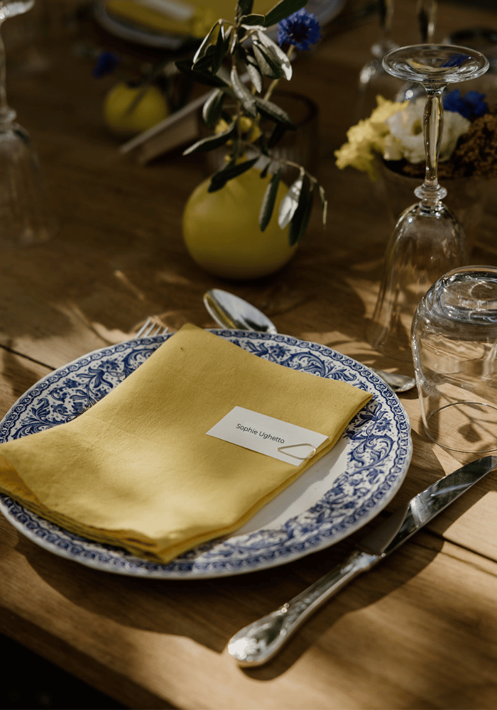 décoration de table de mariage, ton jaune, thème oliviers et citron