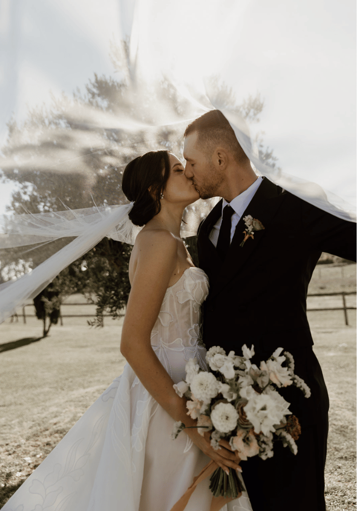 célébration du mariage,  livret de famille, bans, publication des bans, hôtel de ville, voeux, dépôt du dossier, consulat, mairies, service état civil, permet de marier, messe, mairie d arrondissement, pacte civil, paroisse, sacrement, pacte civil de solidarité, parenté, justificatif de domicile, célébré le mariage, mairie du lieu, sacrement du mariage, extrait d acte, service de l etat,